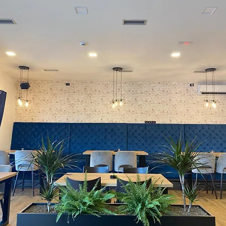 S Bed and breakfast 3*