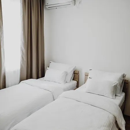 Bed & Breakfast S *